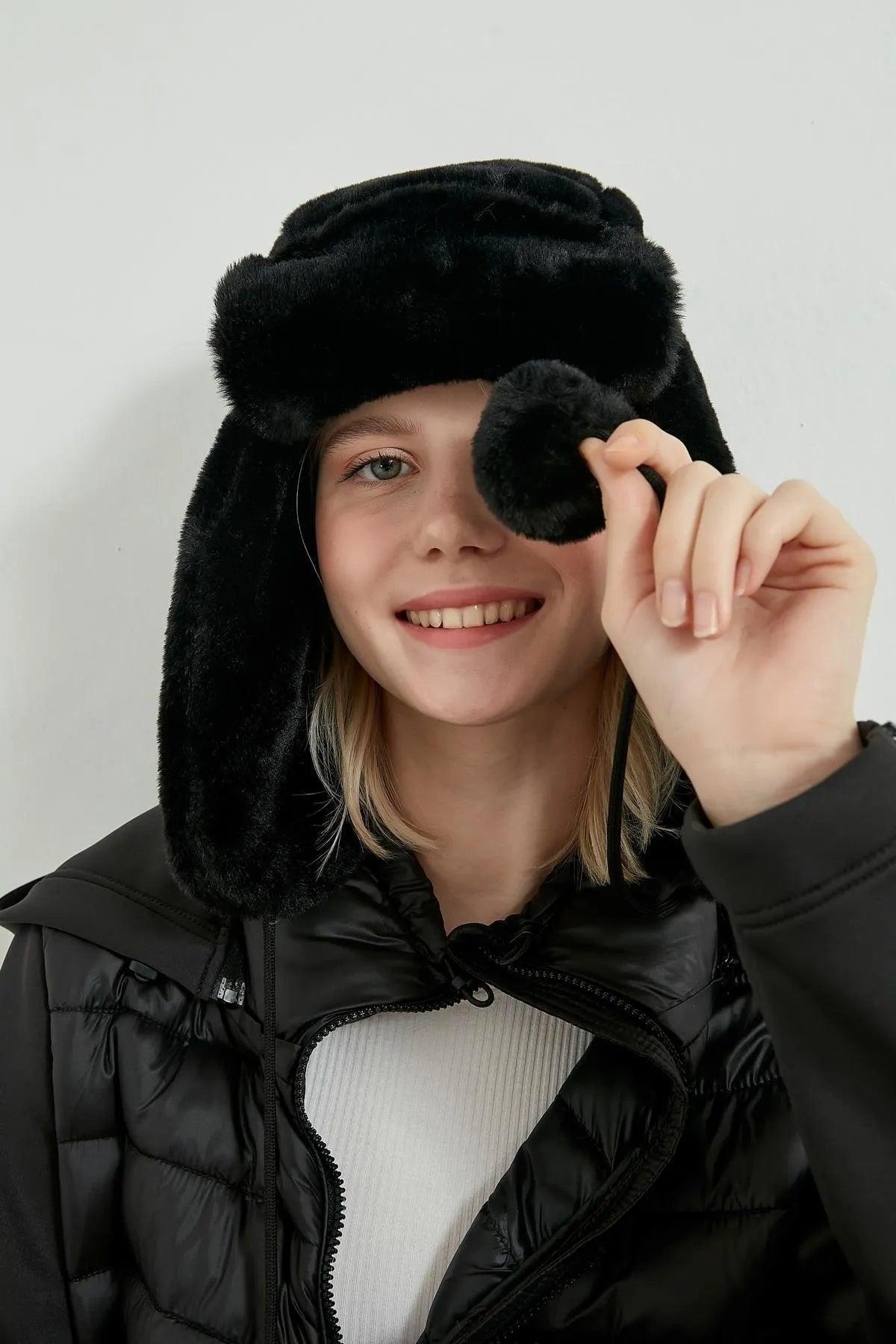 Black Furry Pilot Style Hat Beret