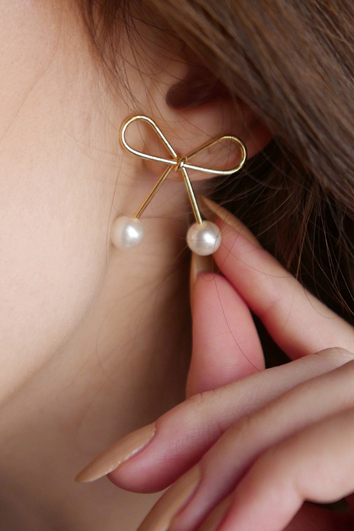 Ribbon Earrings White Pearl Gold Plated